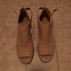 Lucky Brand peep toe booties in beige size 6.5